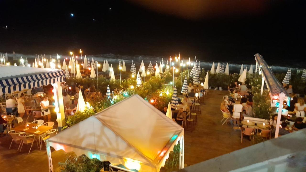 Nice Beau 2 Pieces Atypique-Original 200 M Mer, Promenade Des Anglais, Negresco Exteriör bild